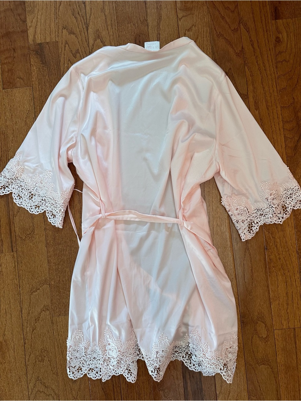 Le Rose Robe - Picture 2 of 3
